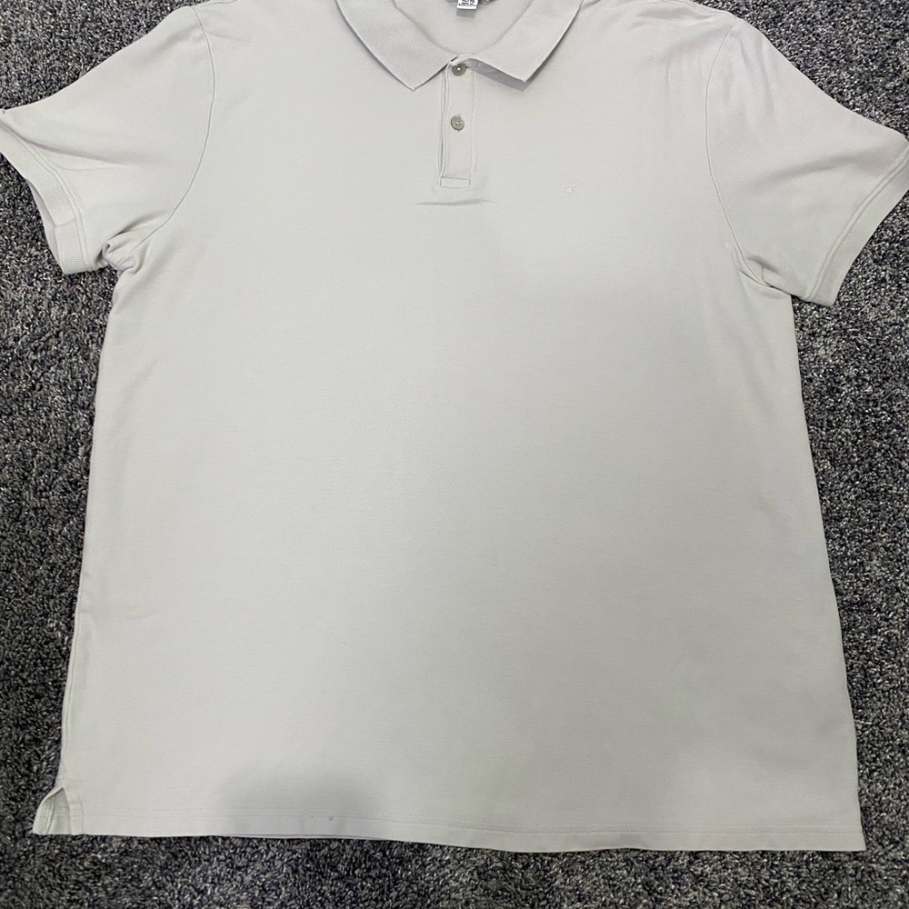Calvin Klein Light Gray Polo Shirt. XL